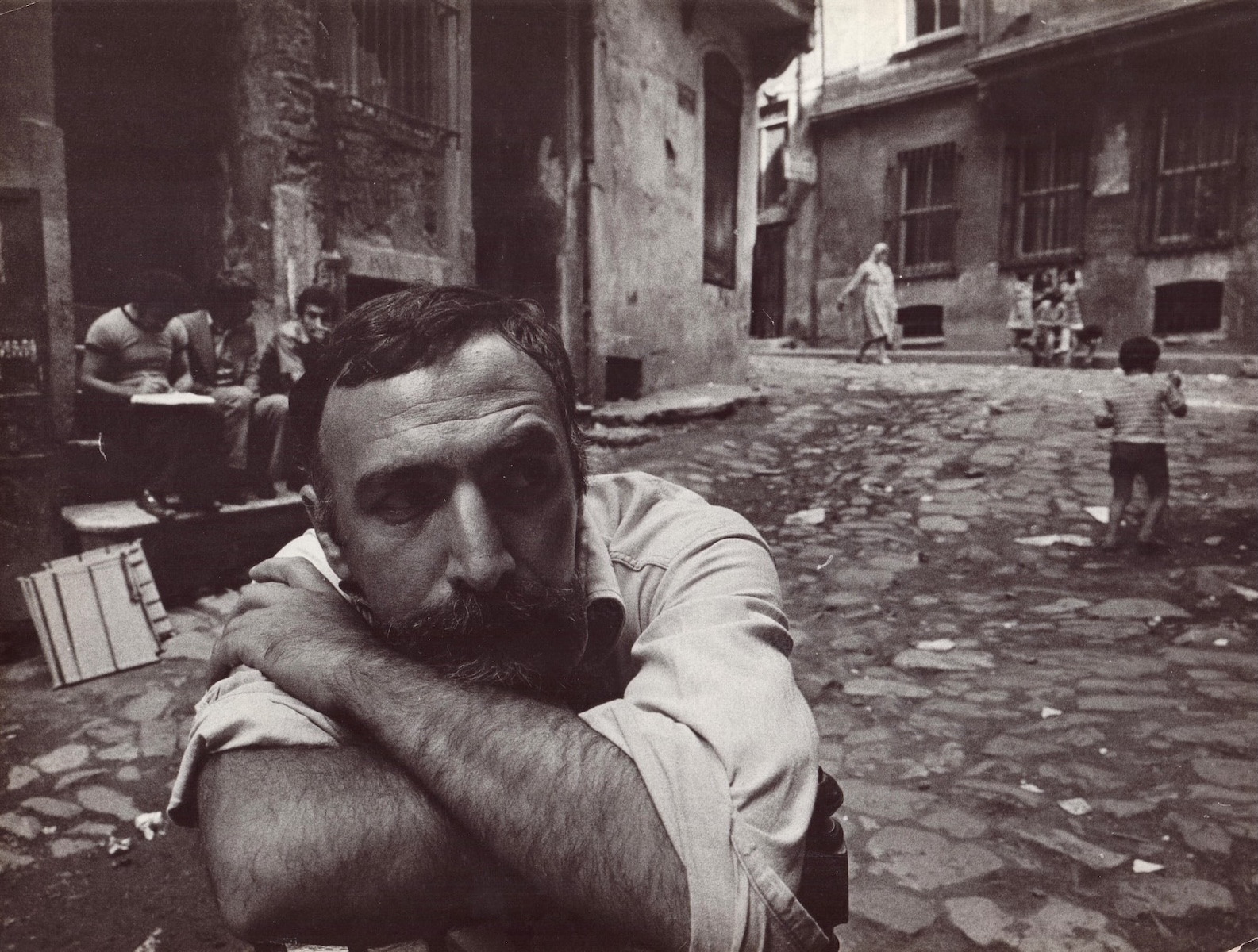 September 2, 1978, Saturday. Mehmet Güleryüz photographed by Ara Güler. © Estate of Mehmet Güleryüz