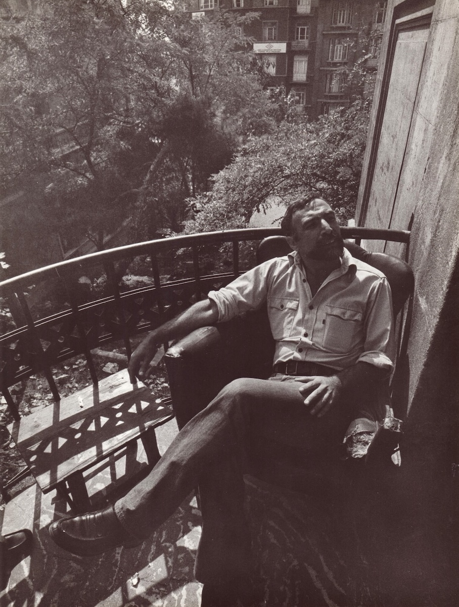 September 2, 1978, Saturday. Mehmet Güleryüz photographed by Ara Güler. © Estate of Mehmet Güleryüz