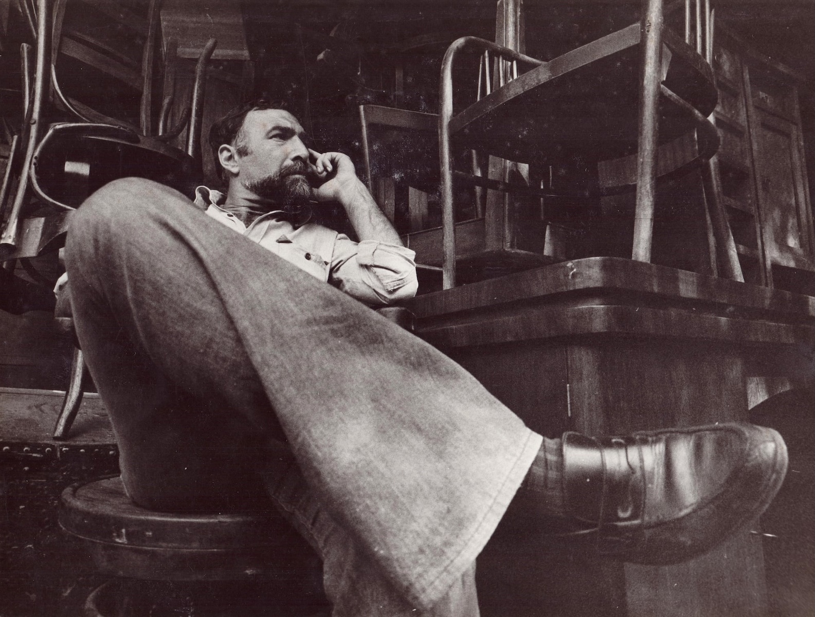 September 2, 1978, Saturday. Mehmet Güleryüz photographed by Ara Güler. © Estate of Mehmet Güleryüz